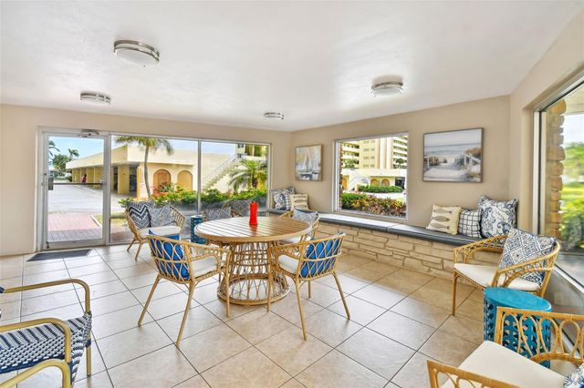 4650 COVE CIRCLE 104, St Petersburg, FL 33708