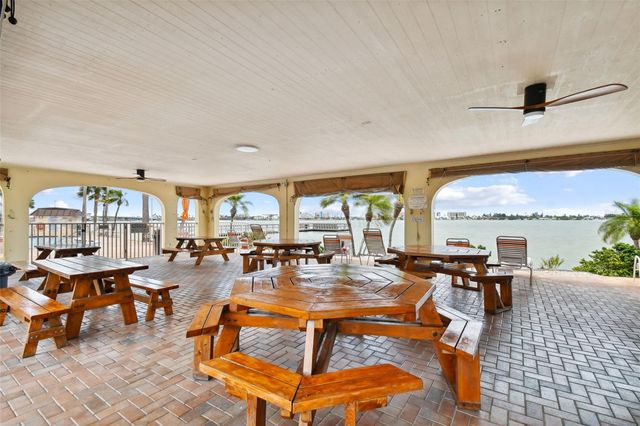 4650 COVE CIRCLE 104, St Petersburg, FL 33708