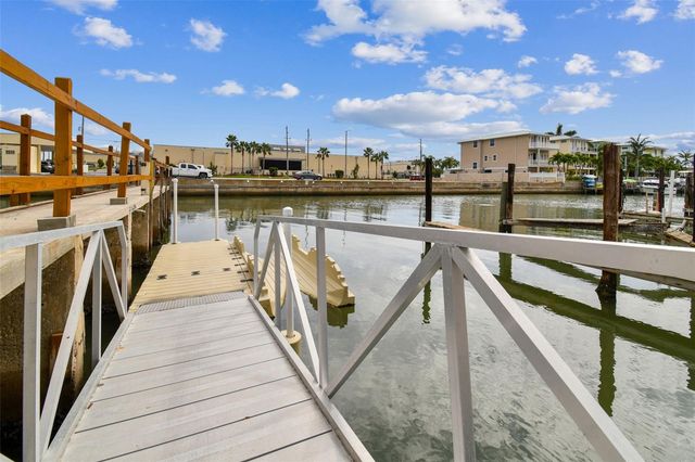 4650 COVE CIRCLE 104, St Petersburg, FL 33708