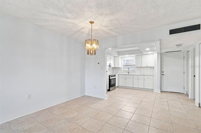 4650 COVE CIRCLE 104, St Petersburg, FL 33708
