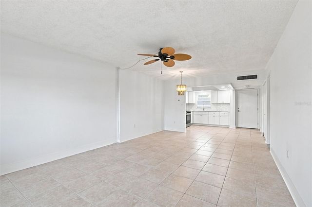 4650 COVE CIRCLE 104, St Petersburg, FL 33708