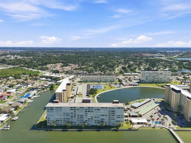 4650 COVE CIRCLE 104, St Petersburg, FL 33708