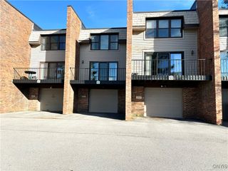 62 Chestnut, New Hartford, NY 13413