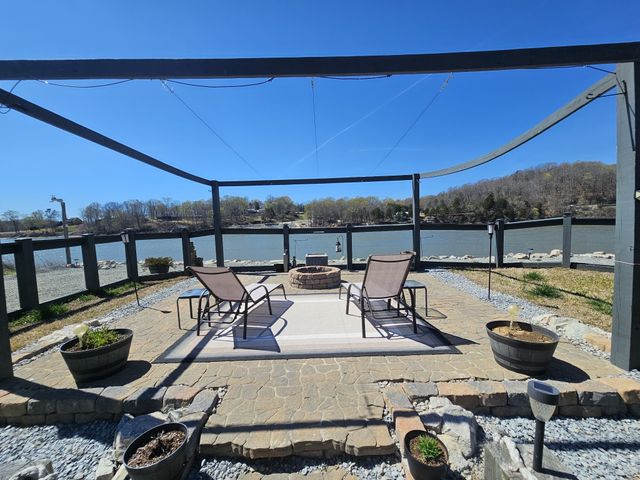 1803 Hardin Bottom River Rd, Clifton, TN 38425