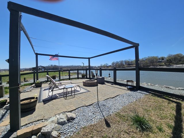 1803 Hardin Bottom River Rd, Clifton, TN 38425