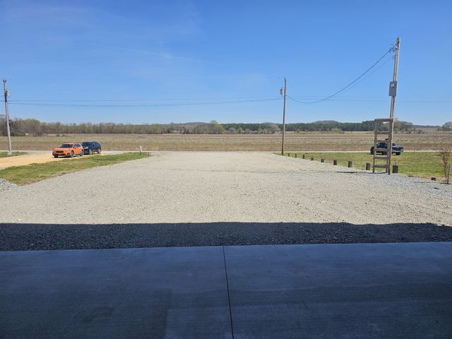 1803 Hardin Bottom River Rd, Clifton, TN 38425