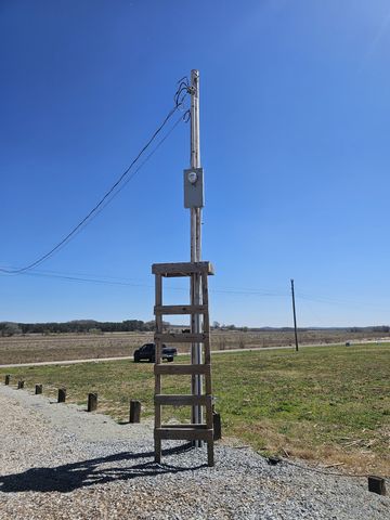 1803 Hardin Bottom River Rd, Clifton, TN 38425