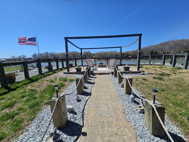 1803 Hardin Bottom River Rd, Clifton, TN 38425