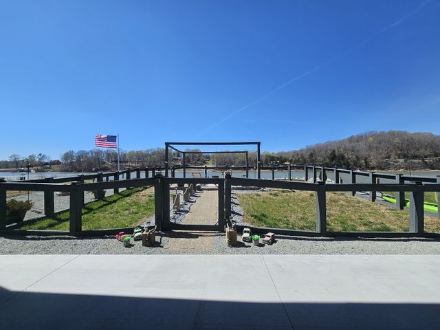 1803 Hardin Bottom River Rd, Clifton, TN 38425