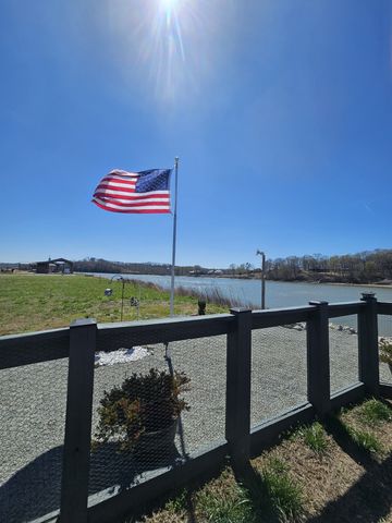 1803 Hardin Bottom River Rd, Clifton, TN 38425