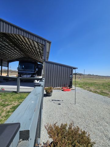 1803 Hardin Bottom River Rd, Clifton, TN 38425