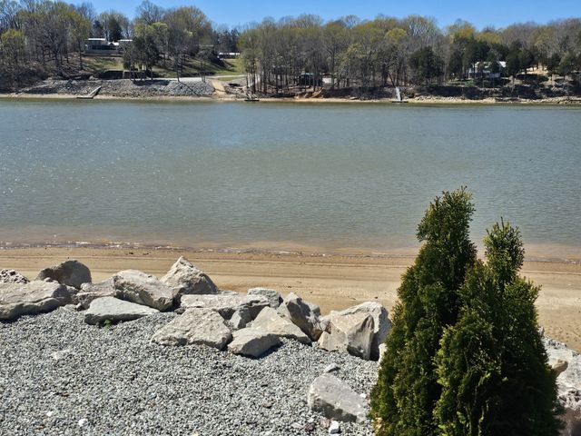 1803 Hardin Bottom River Rd, Clifton, TN 38425