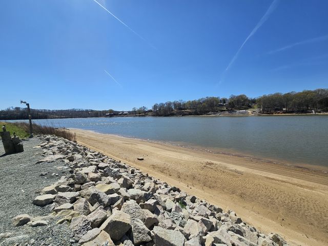 1803 Hardin Bottom River Rd, Clifton, TN 38425