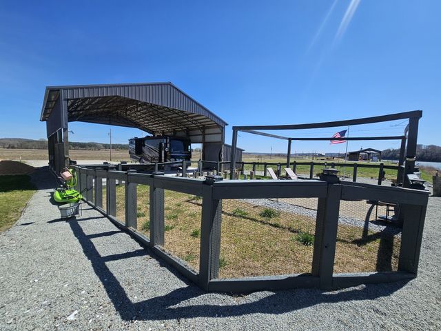 1803 Hardin Bottom River Rd, Clifton, TN 38425