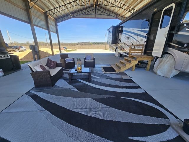 1803 Hardin Bottom River Rd, Clifton, TN 38425