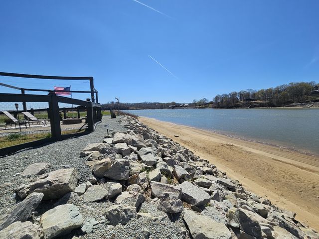 1803 Hardin Bottom River Rd, Clifton, TN 38425