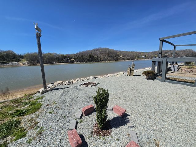 1803 Hardin Bottom River Rd, Clifton, TN 38425