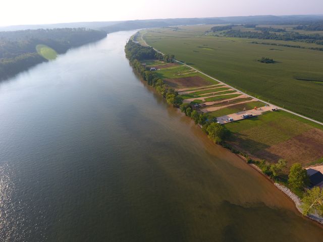 1803 Hardin Bottom River Rd, Clifton, TN 38425