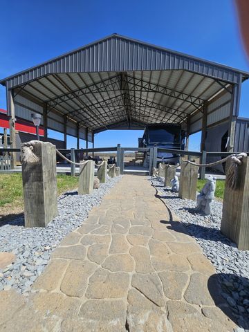 1803 Hardin Bottom River Rd, Clifton, TN 38425