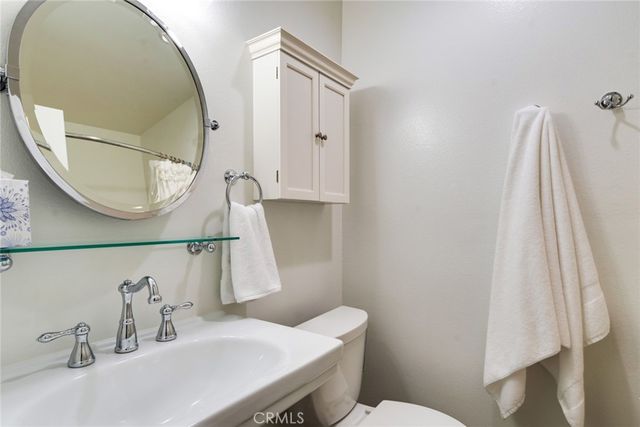 1517 Camelot, Corona, CA 92882