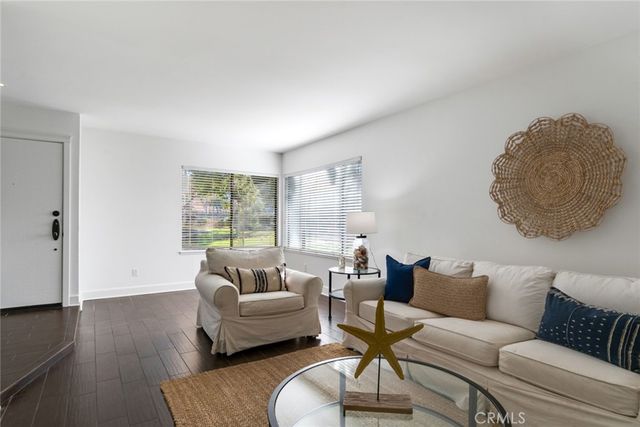 1517 Camelot, Corona, CA 92882