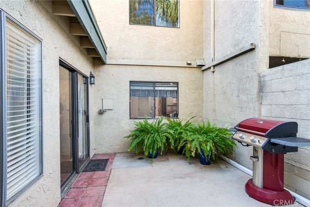 1517 Camelot, Corona, CA 92882