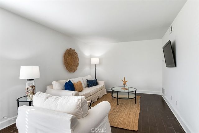 1517 Camelot, Corona, CA 92882