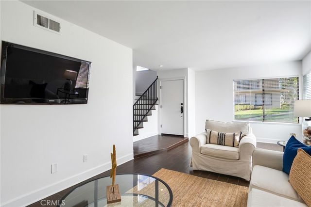 1517 Camelot, Corona, CA 92882