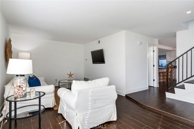 1517 Camelot, Corona, CA 92882