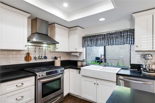 1517 Camelot, Corona, CA 92882