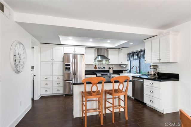 1517 Camelot, Corona, CA 92882