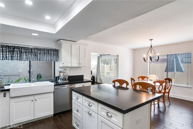 1517 Camelot, Corona, CA 92882