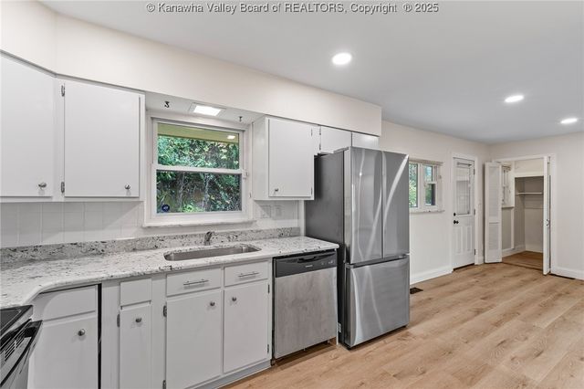 1570 Smith Road, Charleston, WV 25314