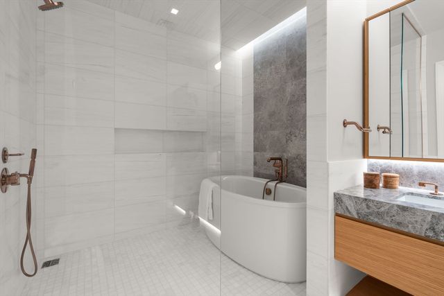 45 Temple St 506, Boston, MA 02114