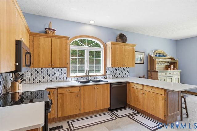 7933 Fortress Pl, Henrico, VA 23231