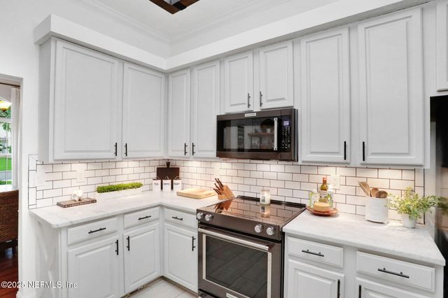 2411 GOLDEN BELL Lane, Fleming Island, FL 32003