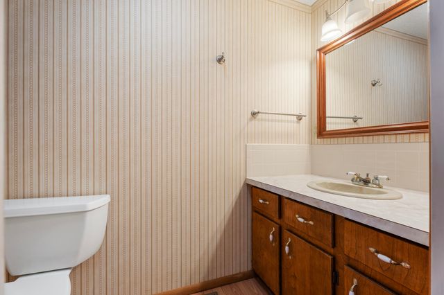 63749 E 202 Road, Wyandotte, OK 74370