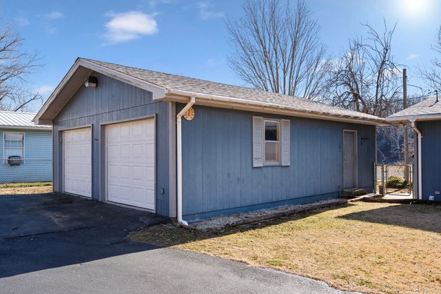 63749 E 202 Road, Wyandotte, OK 74370