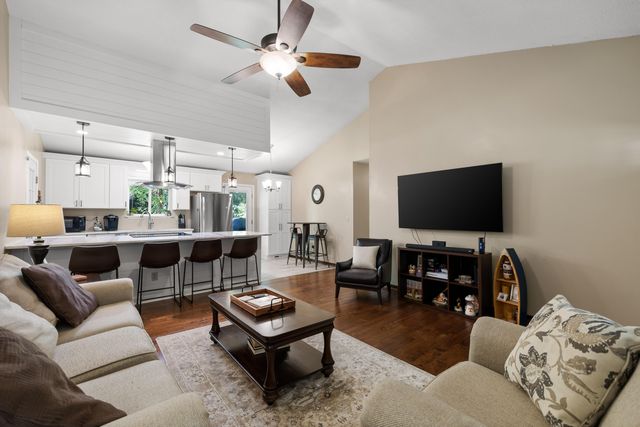 8925 E Ridge Trail Road, Soddy Daisy, TN 37379
