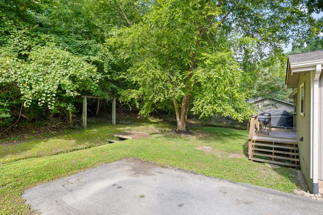 8925 E Ridge Trail Road, Soddy Daisy, TN 37379