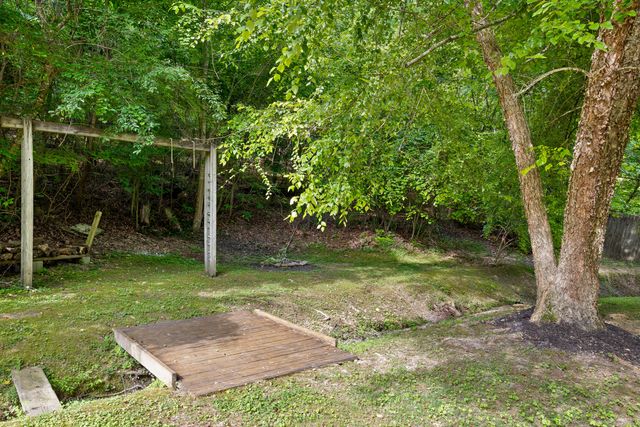 8925 E Ridge Trail Road, Soddy Daisy, TN 37379