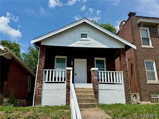 4652 Shirley Place, St Louis, MO 63115