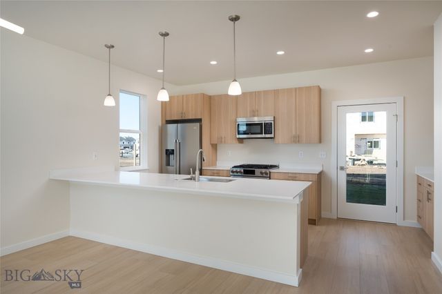 809 Spaniel Lane, Belgrade, MT 59714