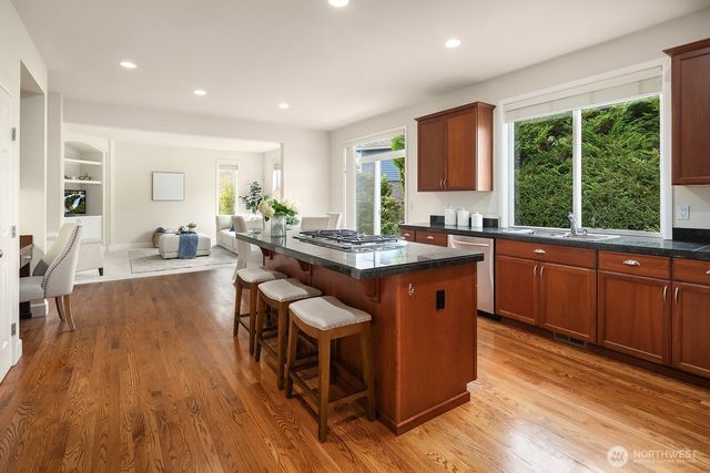26822 SE 22nd Court, Sammamish, WA 98075