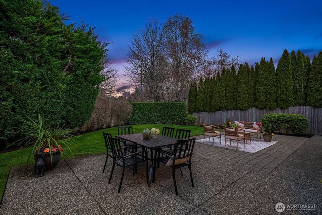 26822 SE 22nd Court, Sammamish, WA 98075