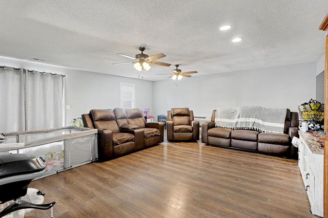 937 Money St, Augusta, KS 67010