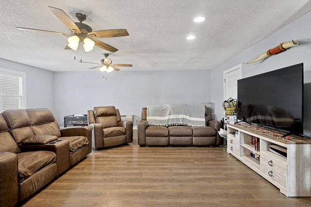 937 Money St, Augusta, KS 67010