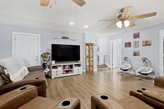 937 Money St, Augusta, KS 67010