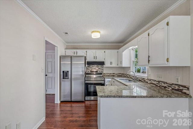 8012 Cadmium Court, Charlotte, NC 28215