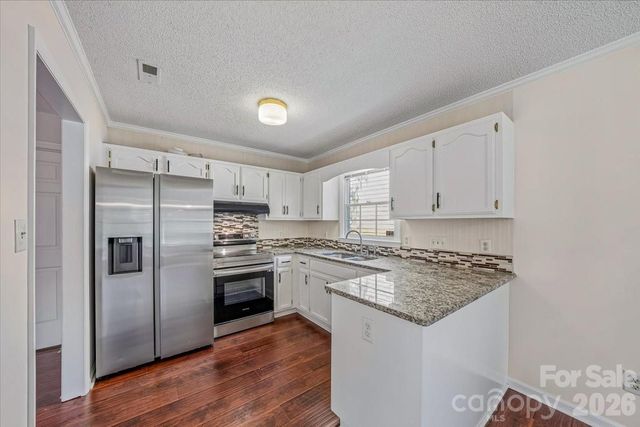 8012 Cadmium Court, Charlotte, NC 28215